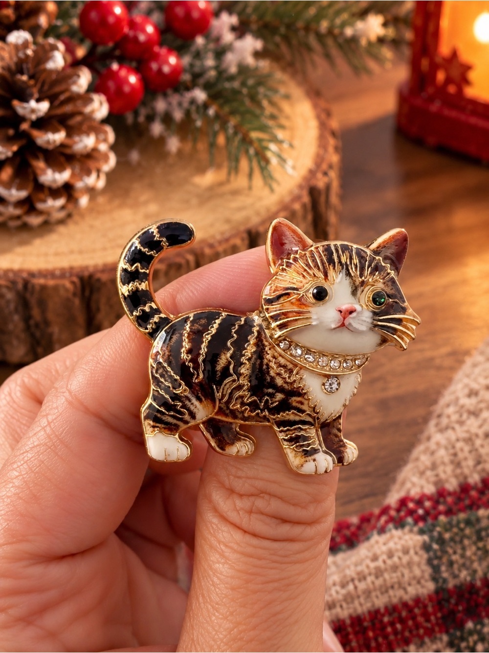 Cute Cat Pin Brooch in Black and Gold